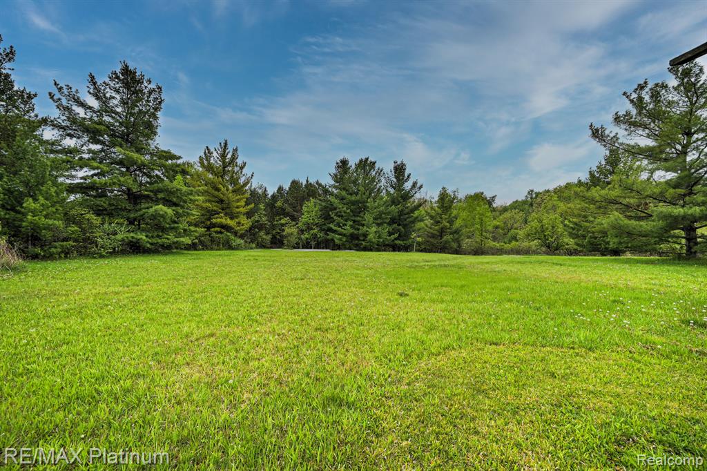 VL Faussett, Fenton, MI 48430 — Photo 21