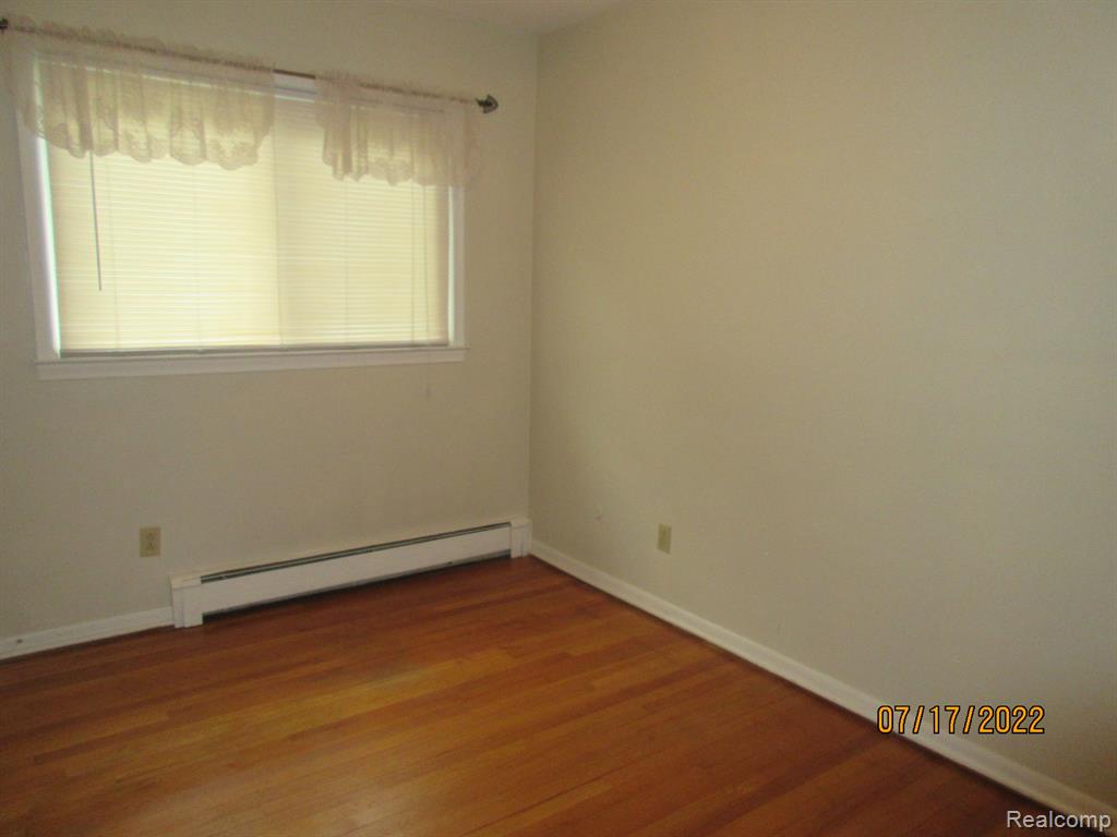 29497 GERALDINE Drive, Warren, MI 48093 — Photo 17