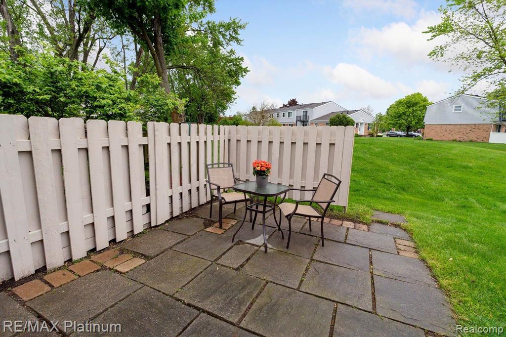 24458 BASHIAN Drive, Novi, MI — Photo 34