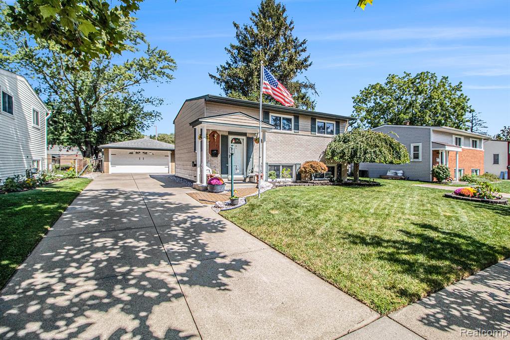 23234 Candace Drive, Rockwood, MI — Photo 4