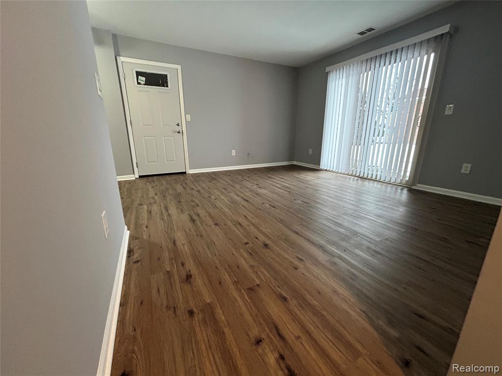 34690 Clarkson Drive W, 27, Fraser, MI 48026 — Photo 2