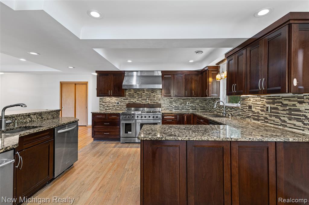 8359 Chicago Road, Warren, MI 48093 — Photo 17