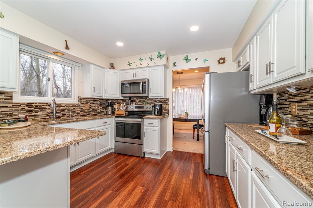 7375 PEPPER Creek, West Bloomfield, MI — Photo 16
