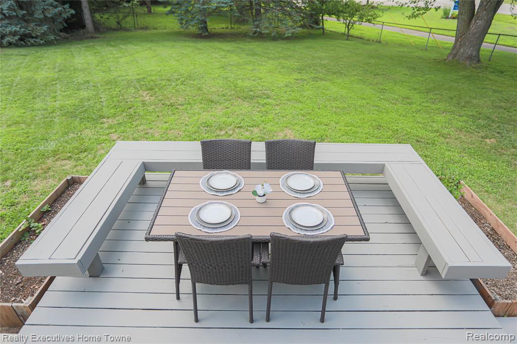 2687 Los Angeles Drive, Wolverine Lake, MI 48390 — Photo 53