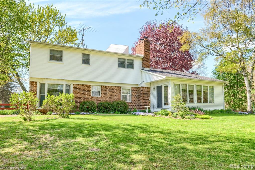 2676 Porcupine Trail, Lapeer, MI 48446 — Photo 3