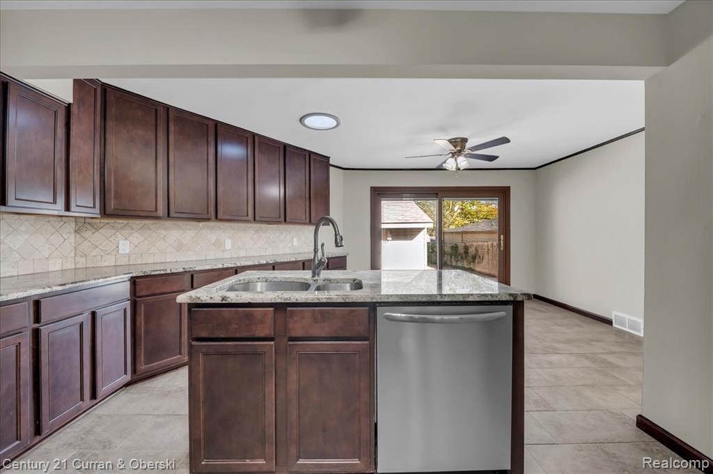 4191 Grindley Park Street, Dearborn Heights, MI 48125 — Photo 12