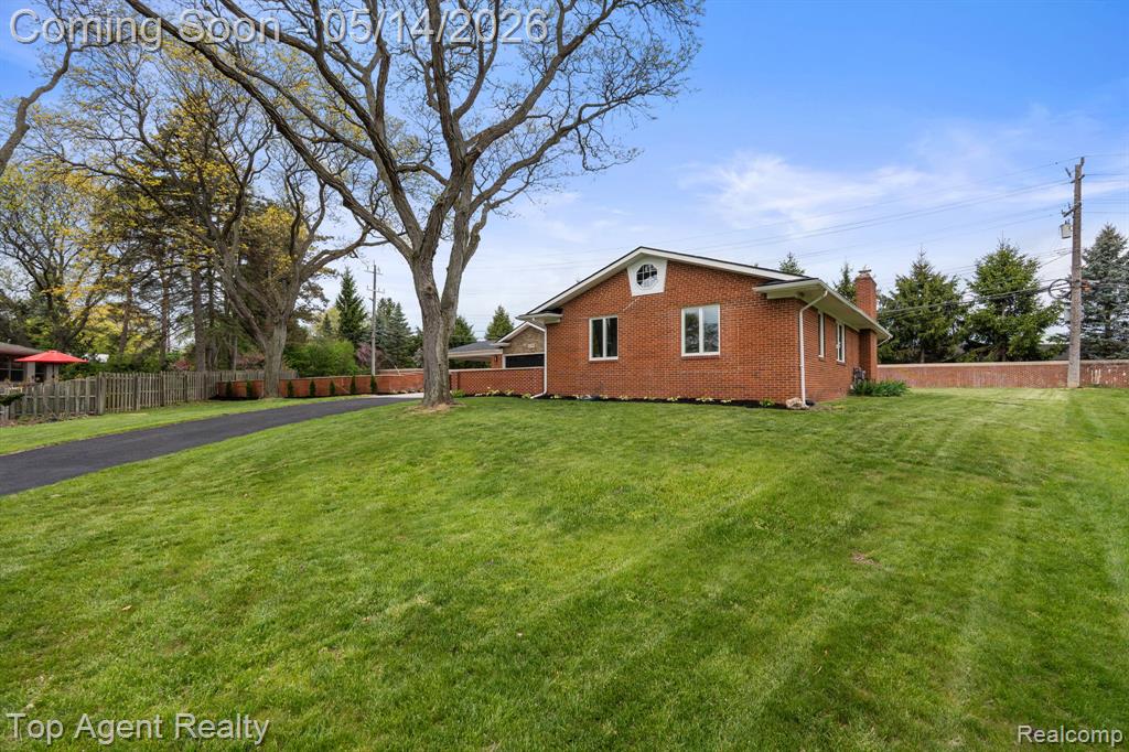 6739 White Pine Court, Bloomfield Hills, MI 48301 — Photo 60