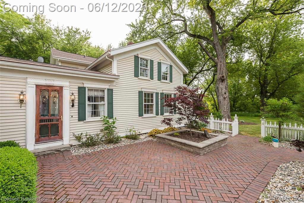 10196 Faussett Road, Fenton, MI 48430 — Photo 8