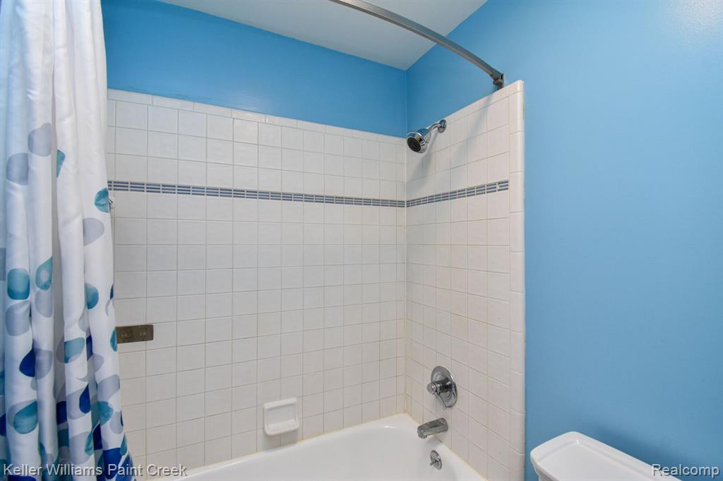 713 KNIBBE Road, Lake Orion, MI 48362 — Photo 41