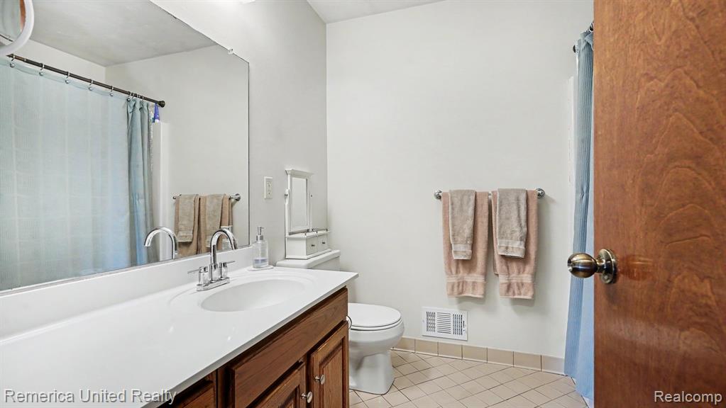 339 S Collins Street, Fowlerville, MI 48836 — Photo 16