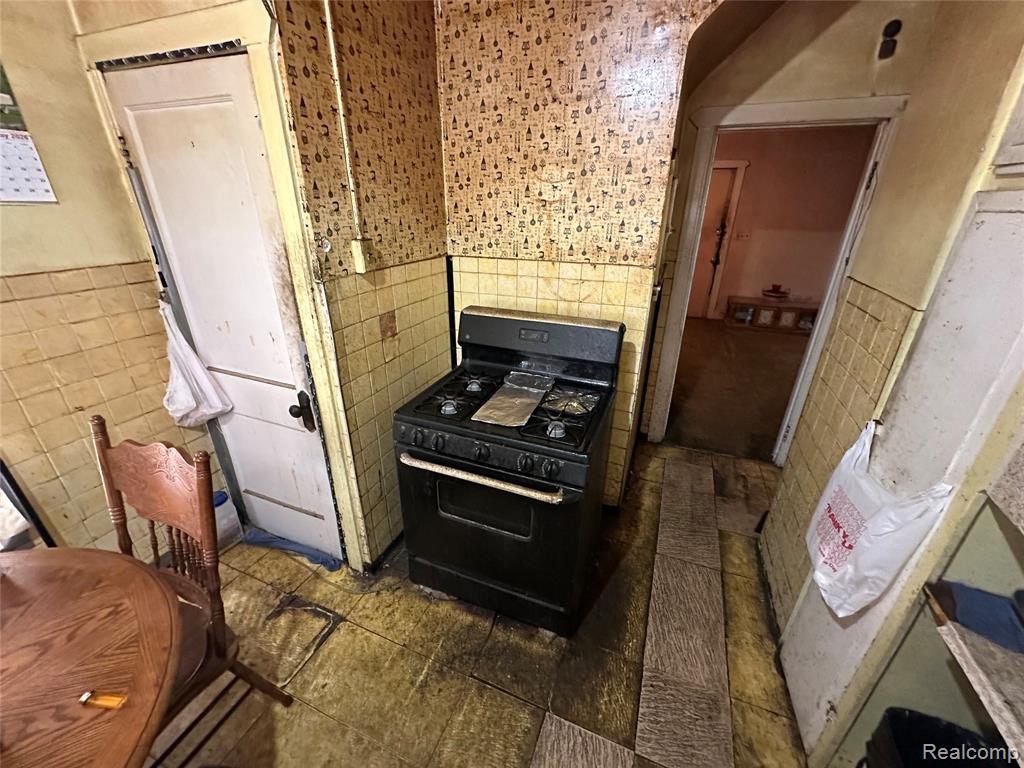 5042 Pennsylvania Street, Detroit, MI 48213 — Photo 11