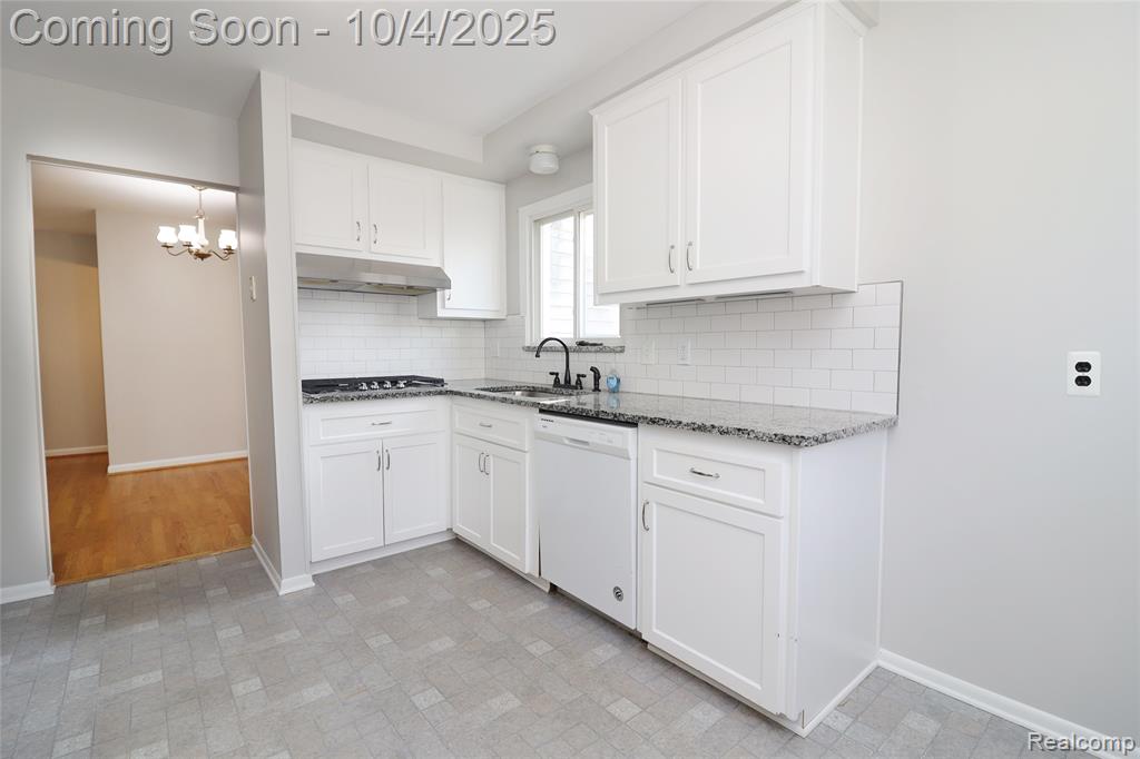 939 Deering Street, Garden City, MI — Photo 13
