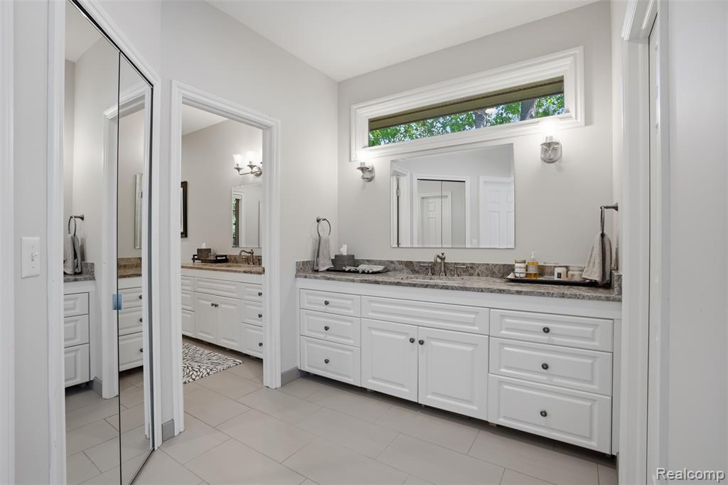 5483 Lake Ridge Drive, Brighton, MI 48116 — Photo 30
