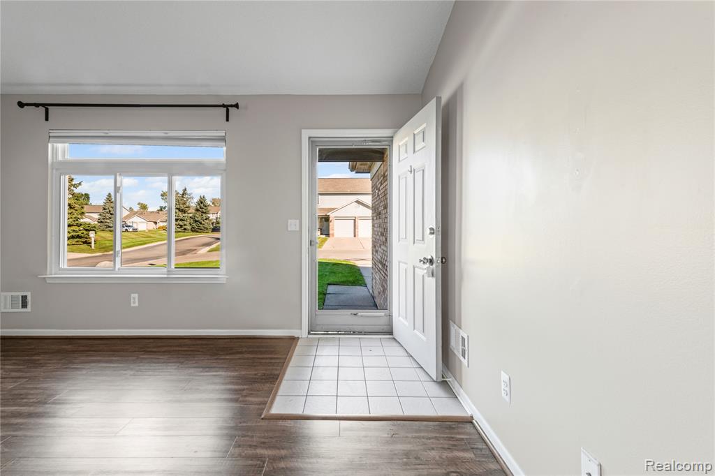 23351 Stiles Court, Brownstown, MI 48183 — Photo 5