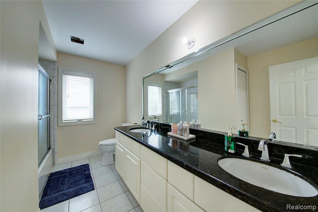 4935 Maceri Circle, Sterling Heights, MI 48314 — Photo 18
