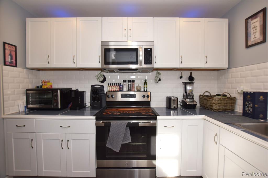 4133 Custer Avenue, Flint, MI 48507 — Photo 5