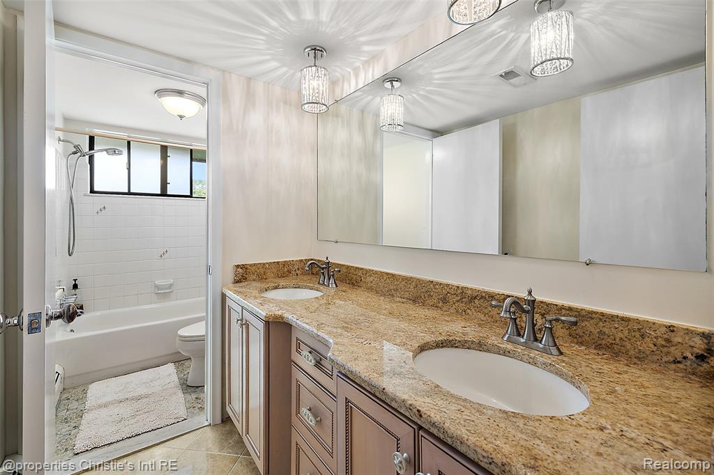 37337 LAKESHORE Drive, Harrison Township, MI — Photo 25