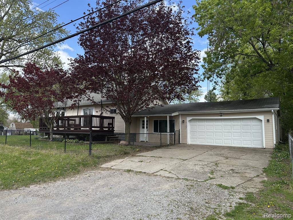 2184 E Schumacher Avenue, Burton, MI 48529 — Photo 17