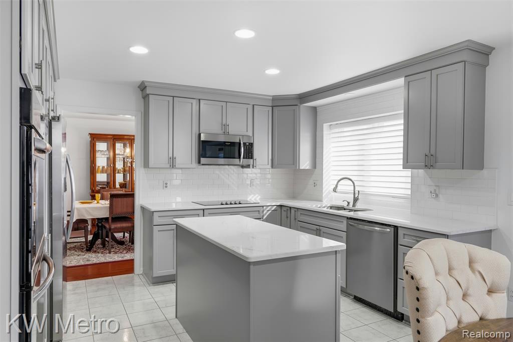 887 Grovecrest, Rochester Hills, MI 48307 — Photo 10