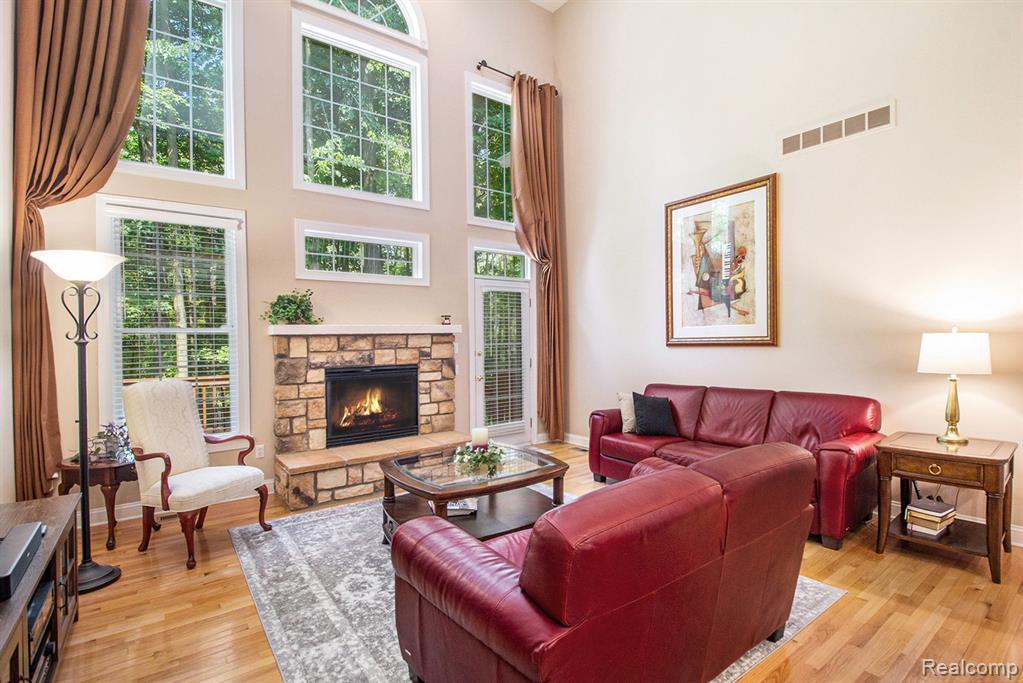 49674 Timber Trail, Novi, MI — Photo 3