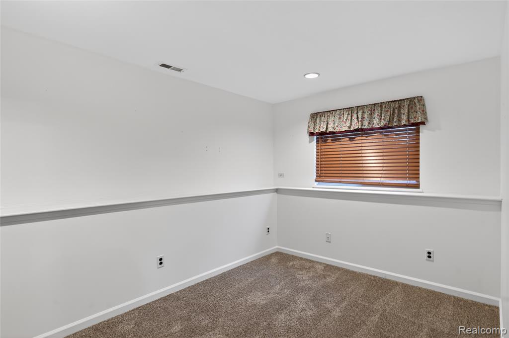 8360 Arlis Street, Commerce Twp, MI 48382 — Photo 47