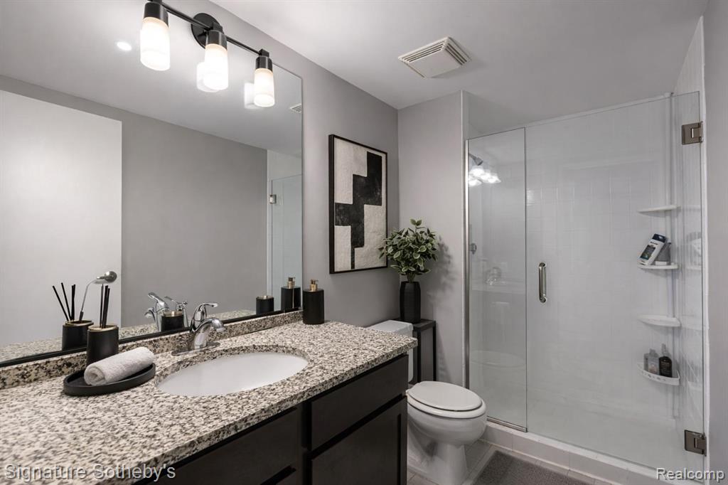 250 E Harbortown Drive, 703, Detroit, MI 48207 — Photo 24