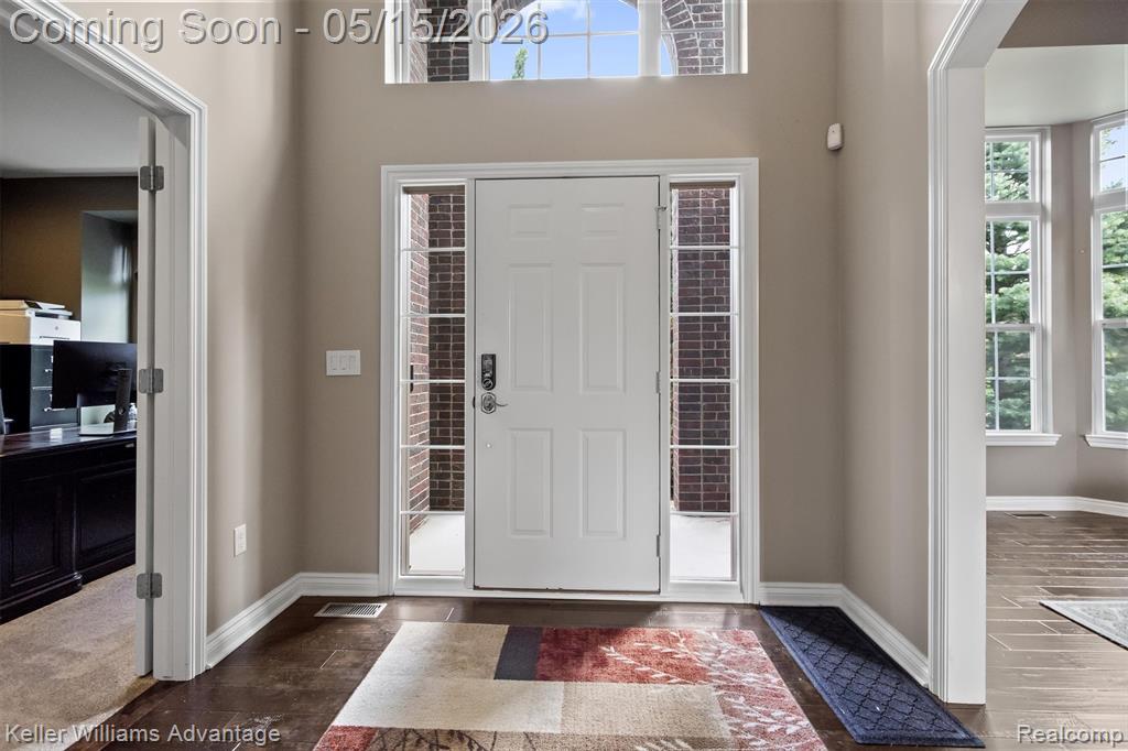 57201 Meadowcreek Circle S, South Lyon, MI 48178 — Photo 2