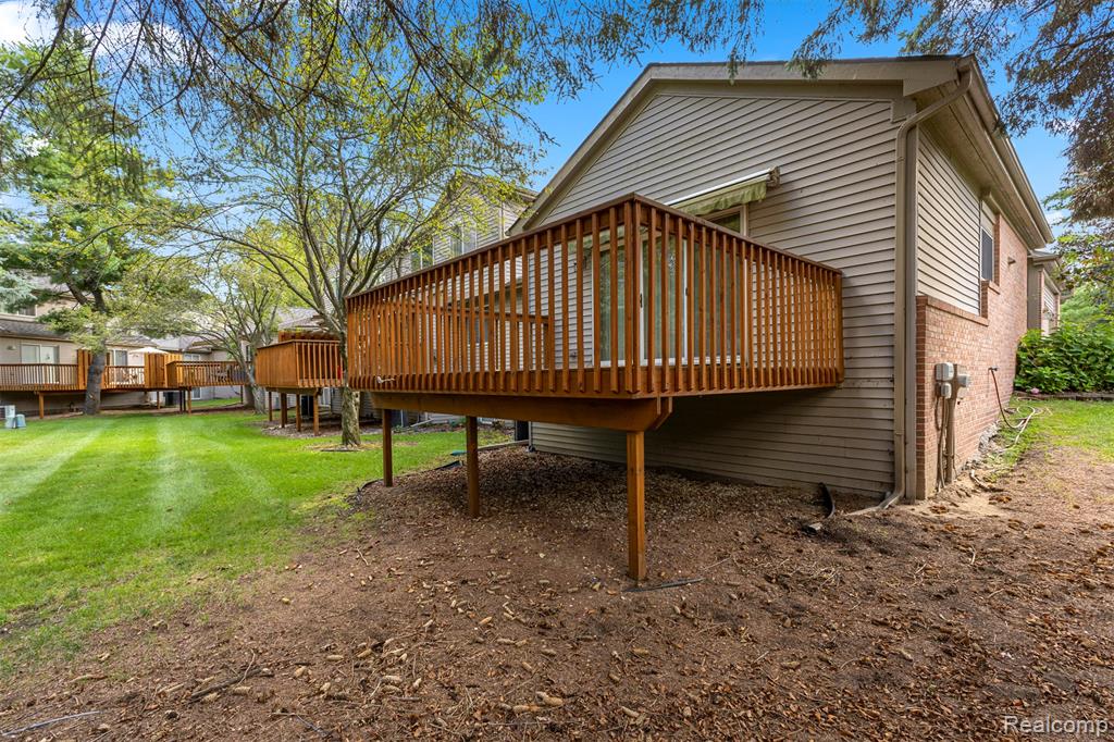 6546 Quail Run Circle, Westland, MI — Photo 38
