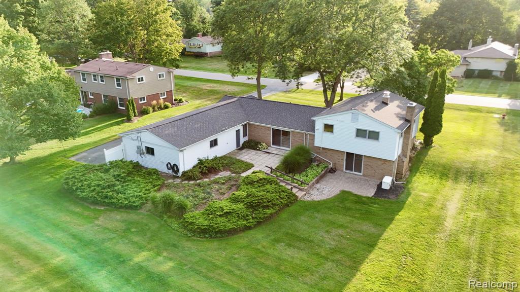 821 Castlebar Drive, Rochester Hills, MI 48309 — Photo 23