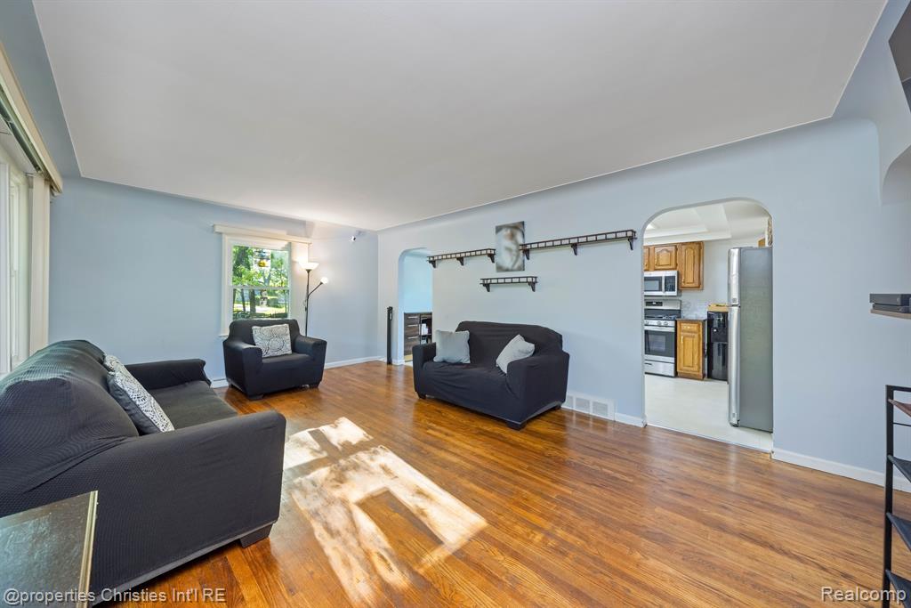 5710 OPALINE Drive, Waterford, MI 48327 — Photo 10