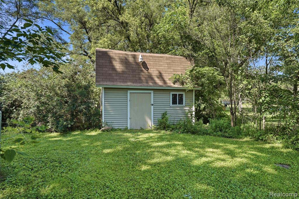 6187 E Maple Avenue, Grand Blanc, MI 48439 — Photo 30