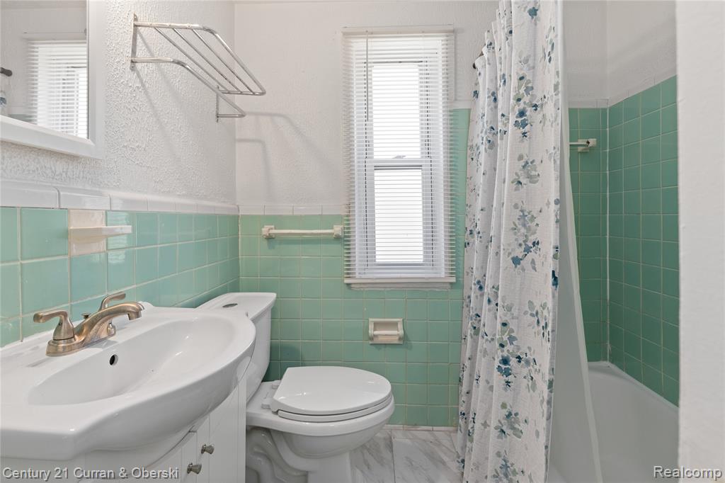 9145 Mettetal, Detroit, MI 48228 — Photo 8