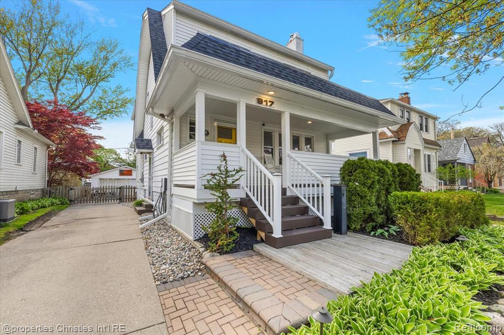 917 Maplegrove Avenue, Royal Oak, MI 48067 — Photo 3