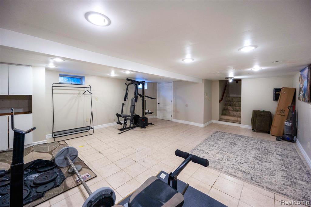 8401 Fenton Street, Dearborn Heights, MI 48127 — Photo 52