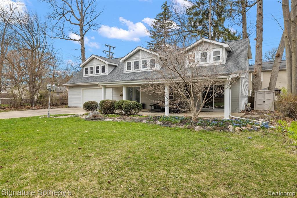 423 HAWTHORN Avenue, Royal Oak, MI 48067 — Photo 2