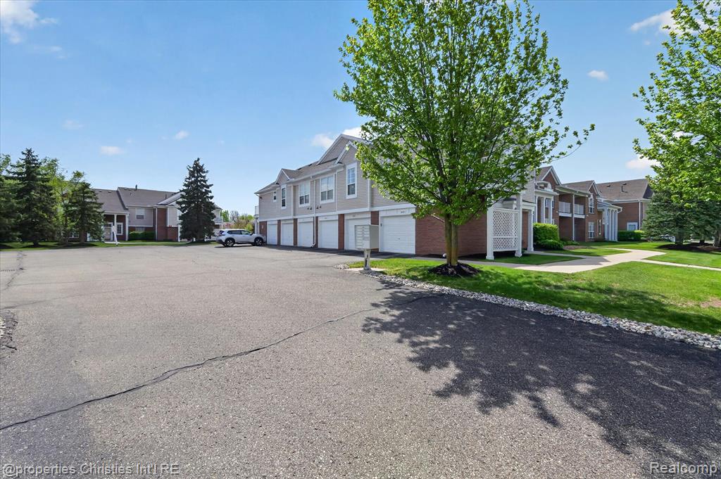 16773 Carriage Way, Northville, MI 48168 — Photo 4