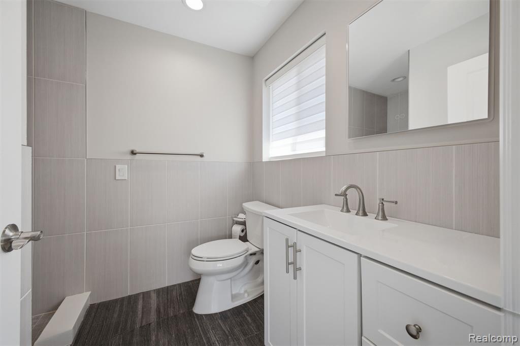 26172 Hass Street, Dearborn Heights, MI 48127 — Photo 25