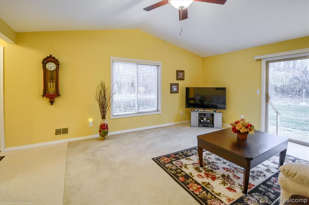 17430 N LUCILLE Circle, New Boston, MI 48164 — Photo 8