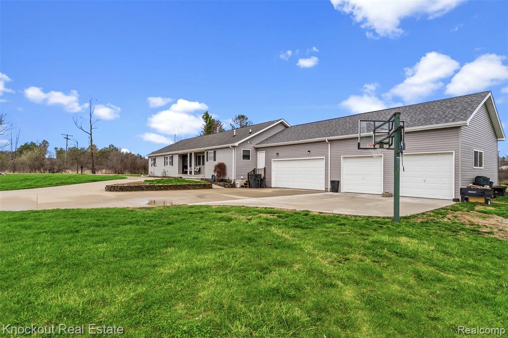 4800 Howell Road, Otter Lake, MI 48464 — Photo 5