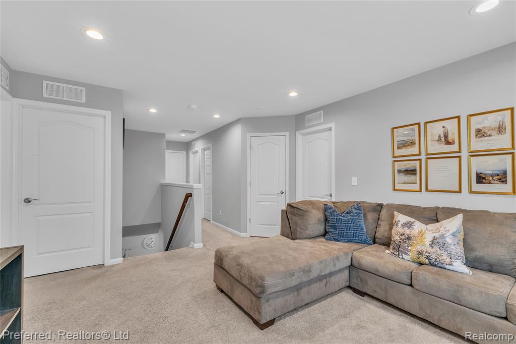 49720 Shoreline Drive, Canton, MI 48187 — Photo 37