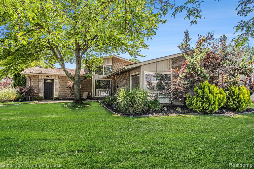 30107 Mason Street, Livonia, MI 48154