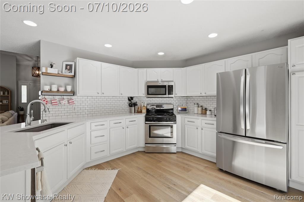 525 Aarons Way, Ortonville, MI 48462 — Photo 18