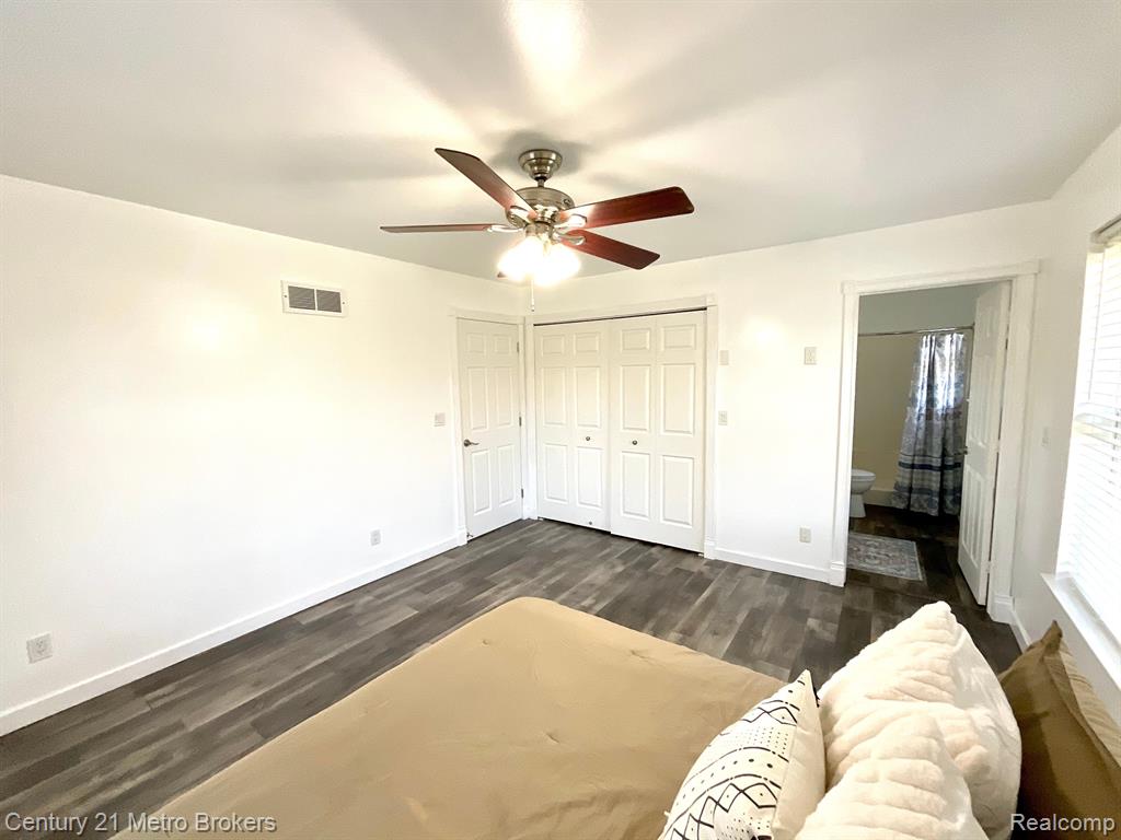 8228 CALKINS Road, Flint, MI 48532 — Photo 23