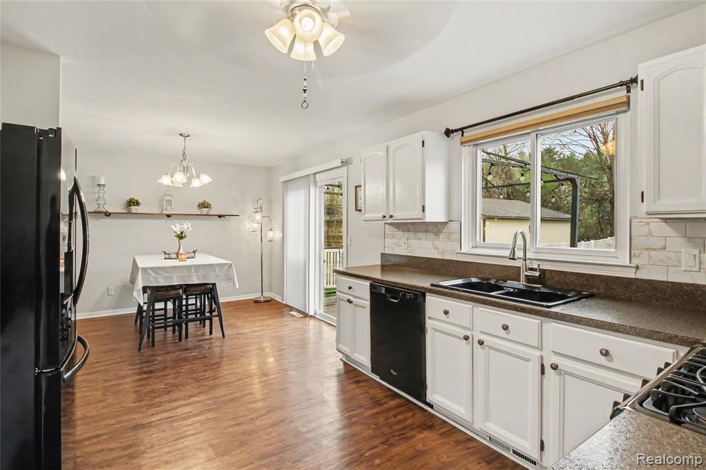 920 Meadowlark Lane, Howell, MI 48843 — Photo 7