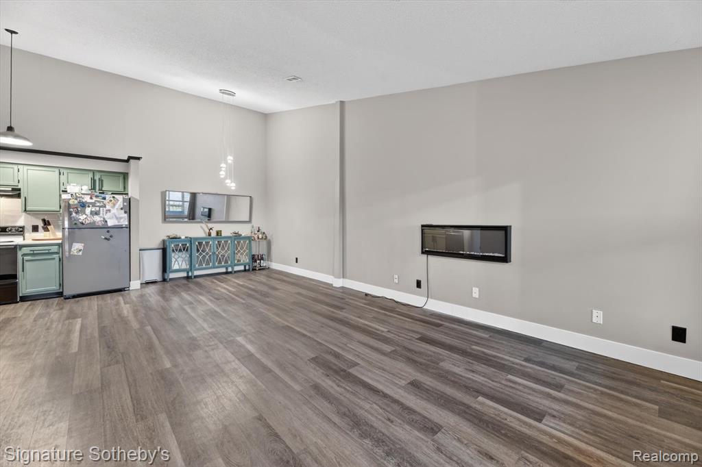 61031 Greenwood Drive, South Lyon, MI 48178 — Photo 11