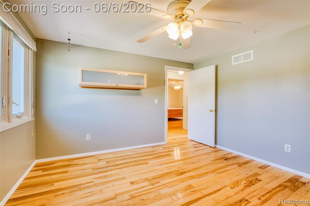 36275 Congress Road, Farmington, MI 48335 — Photo 34