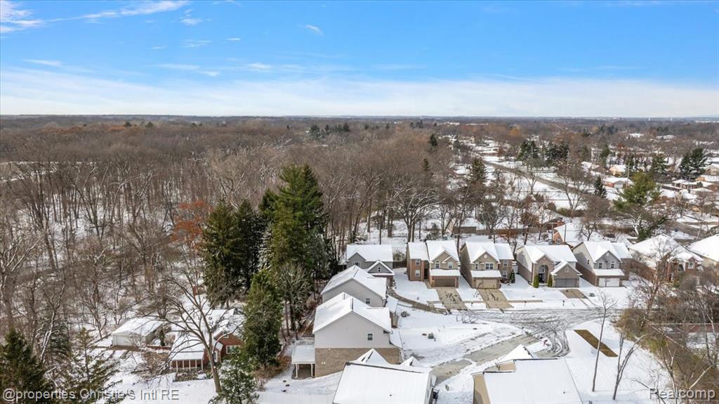 8740 Oak Ridge Trail, Westland, MI — Photo 48