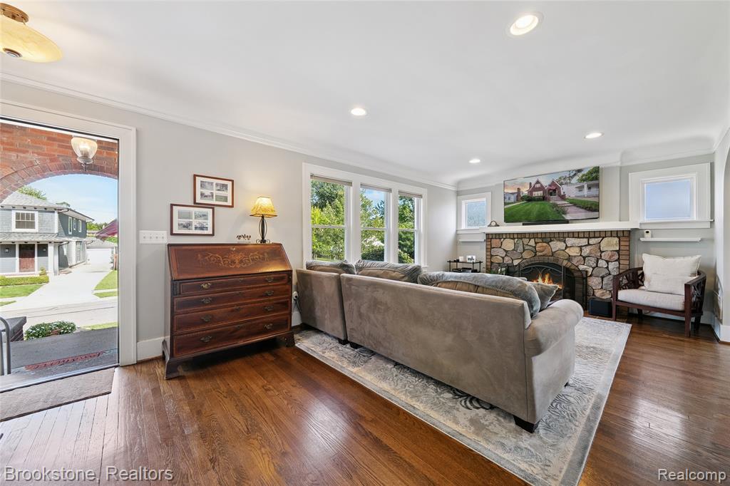 718 Irving Avenue, Royal Oak, MI 48067 — Photo 9