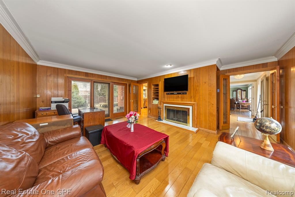 6 ELMSLEIGH Lane, Grosse Pointe, MI 48230 — Photo 19