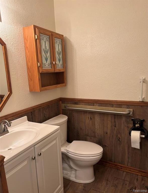 6099 Brookwood Drive, Burton, MI 48509 — Photo 12